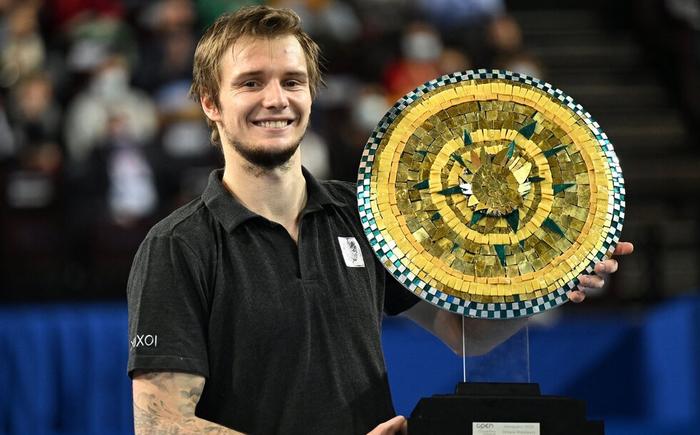 榜单背后的 榜单背后的